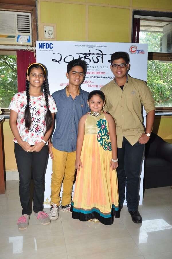 Mrunal Jadhav Pictures