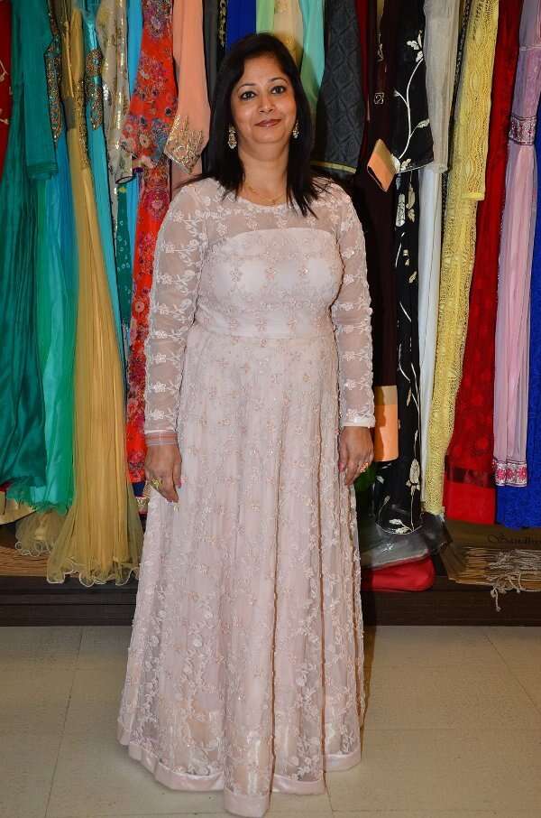 Sandhya Singh Photos