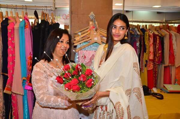 Sandhya Singh Images