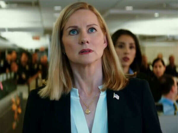 Laura Linney Pictures