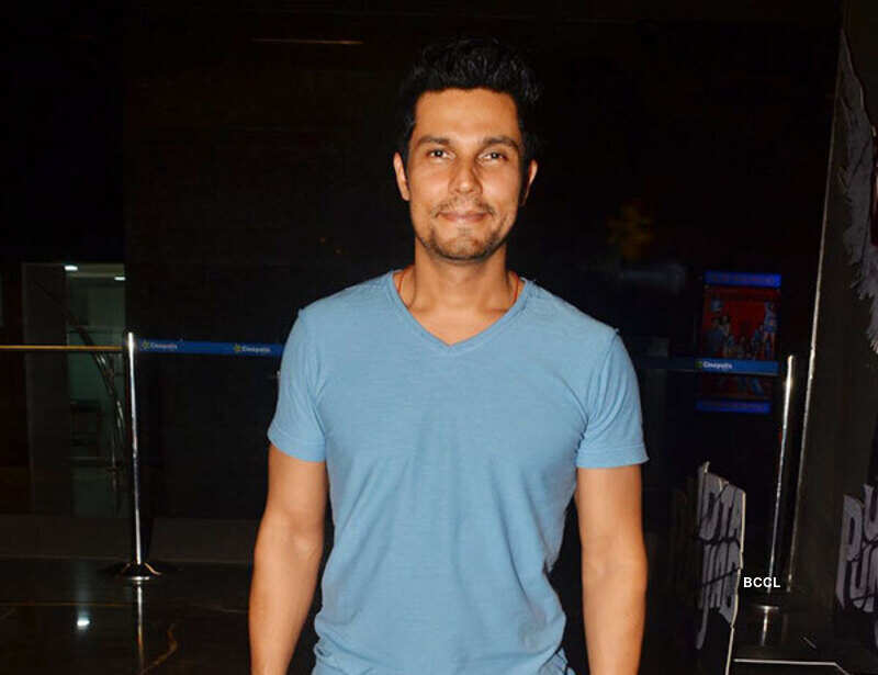 Do Lafzon Ki Kahani: Screening