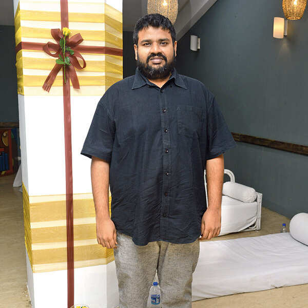 Nalan Kumarasamy Images
