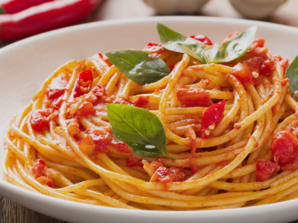 Tomato Garlic Pasta Recipe: How to Make Tomato Garlic Pasta Recipe |  Homemade Tomato Garlic Pasta Recipe