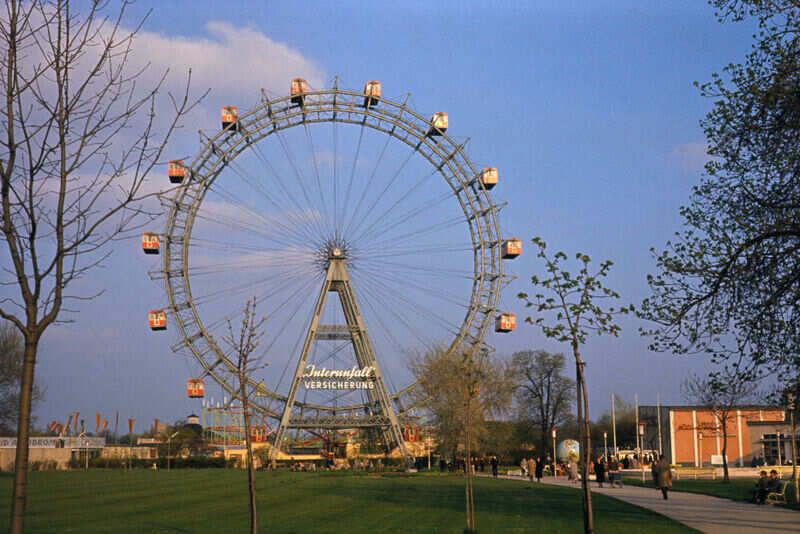 Giant Ferris Wheel