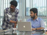 JK Enum Nanbanin Vaazhkai: On the sets