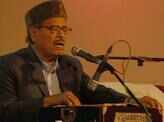 Manna Dey performs