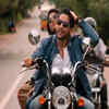 Article image for: <i class="tbold">sahasam swasaga sagipo</i>: Vellipomaakey