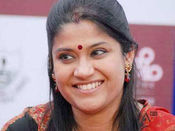 Renuka Shahane Photos