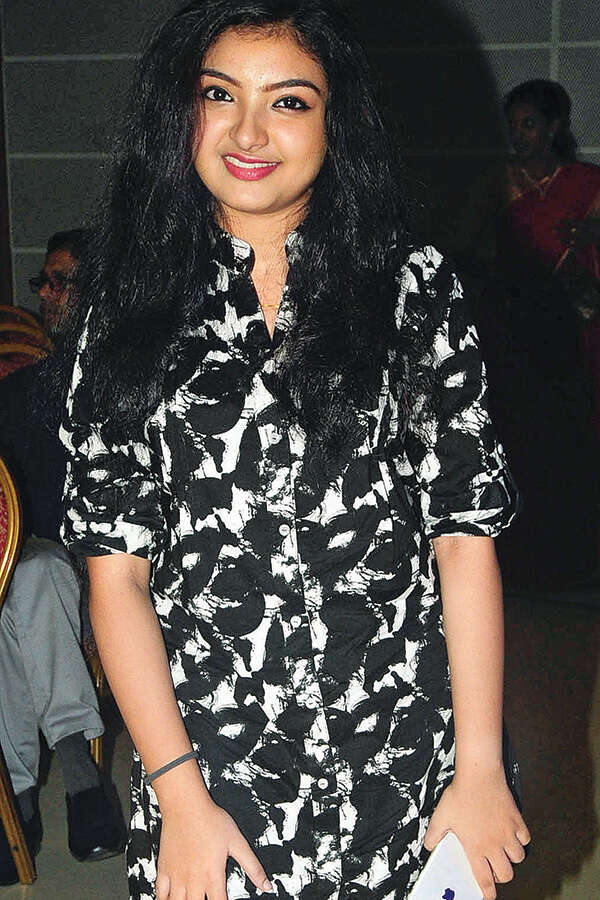 Leona Lishoy Stills