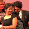 Article image for: Shah Rukh Khan <i class="tbold">flirt</i>s with female fans