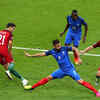 Giroud on course for a full split