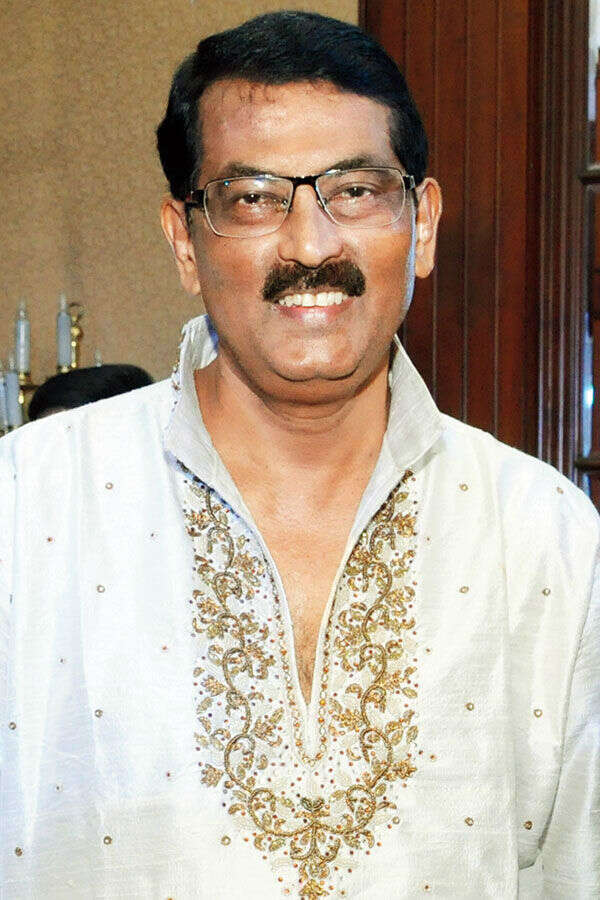 Ravi Kinagi Images