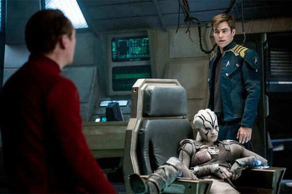 Chris Pine Stills