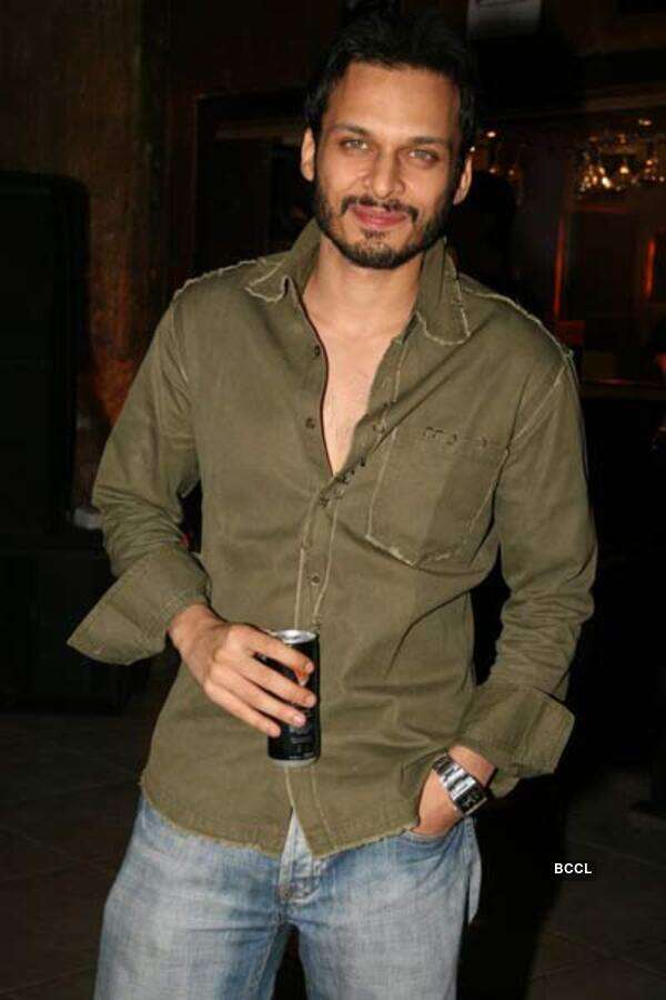 Akshay Kapoor Pictures