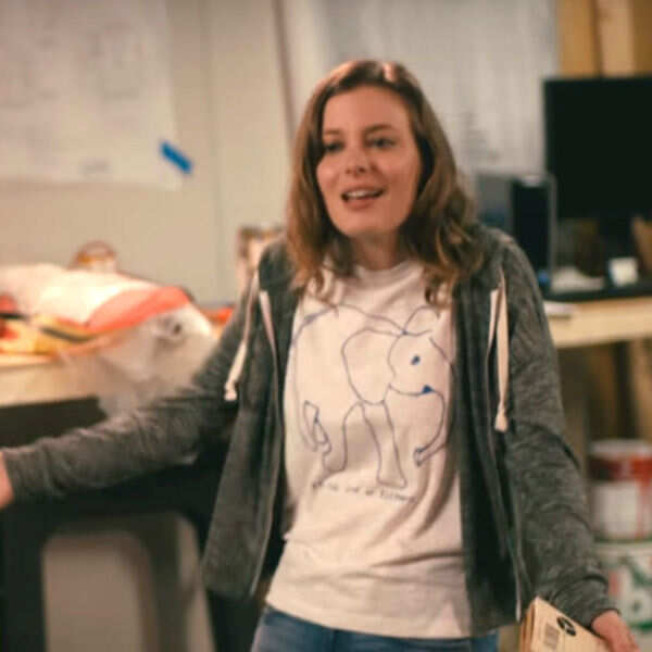 Gillian Jacobs Photos