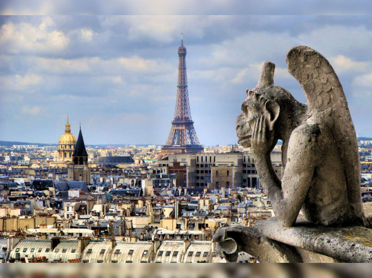Pont Neuf - 10 Things You Probably Didn't Know About Paris Oldest