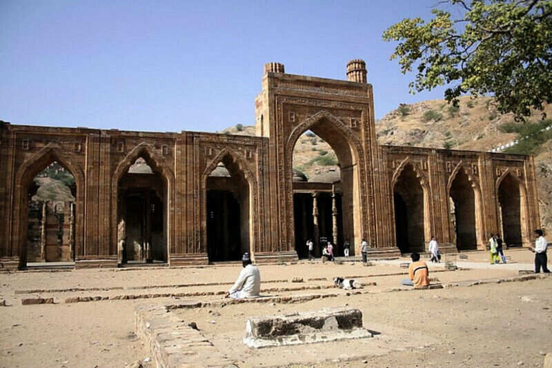 Adhai din ka Jhopra
