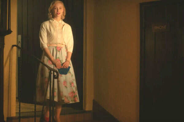 Sarah Gadon Images