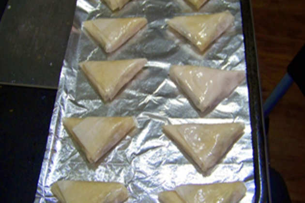 Spanakopita - Spinach &amp; Cheese Triangles