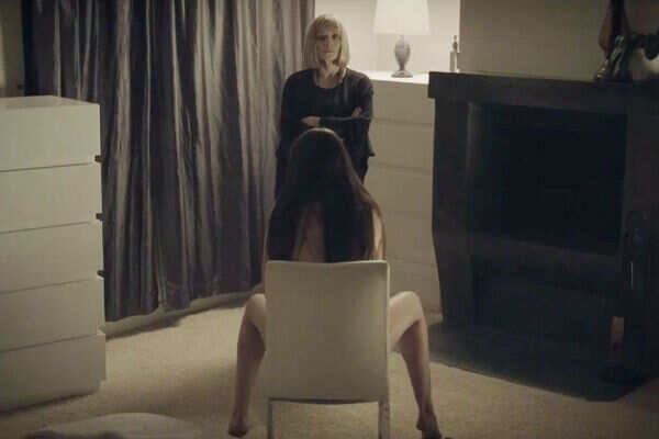 Barbara Crampton Pictures