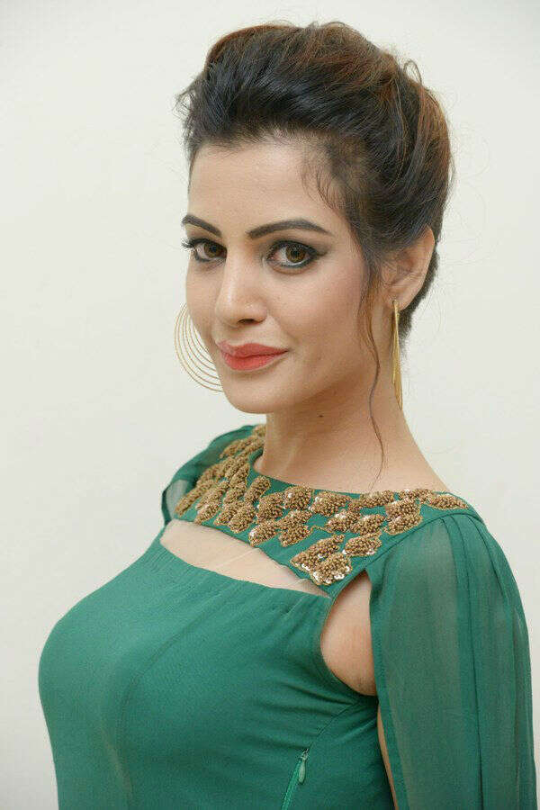 diksha panth Wallpapers