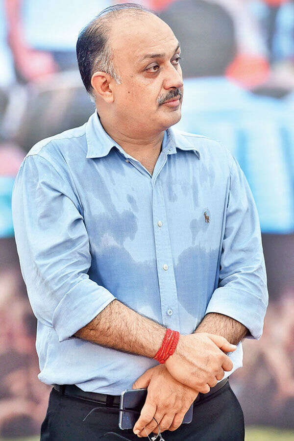 Naresh Kumar Images