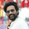 <i class="tbold">sj suryah</i>