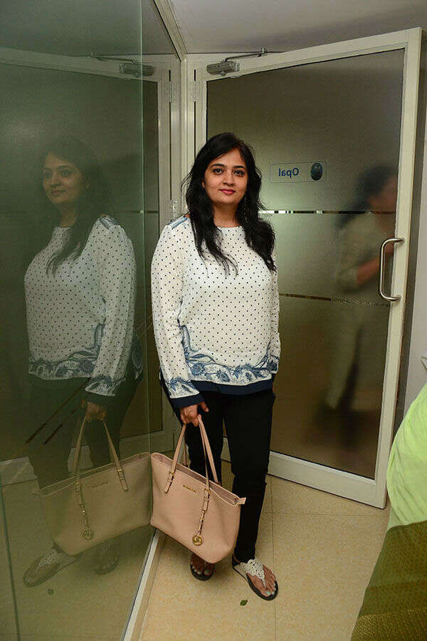 Nanditha Wallpapers