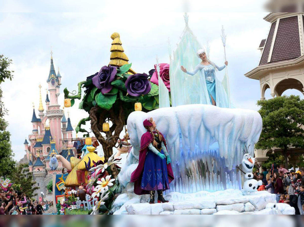 50+ Magical Instagrammable Places At Disneyland Paris (2023)!