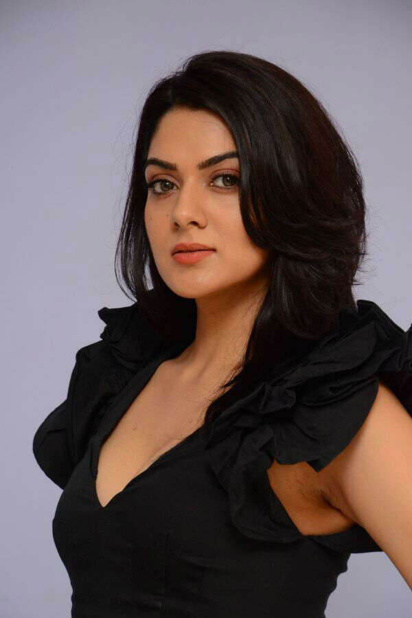 Sakshi Chaudhary Wallpapers
