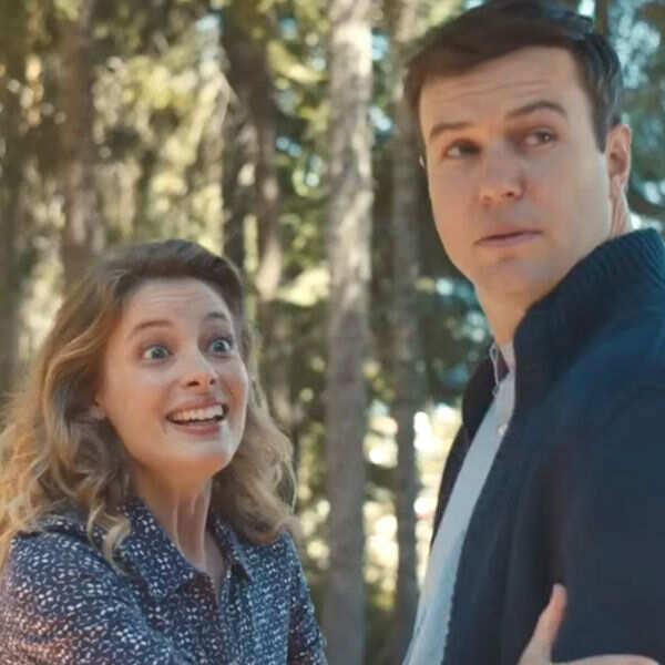 Gillian Jacobs Pictures