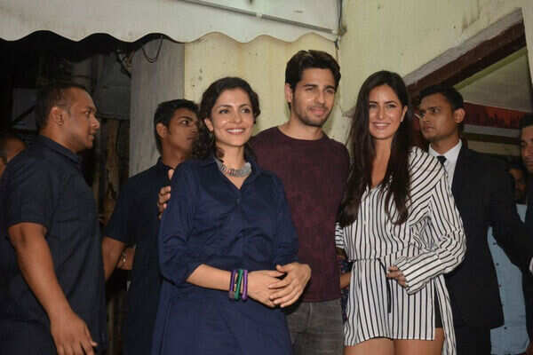 Nitya Mehra Images
