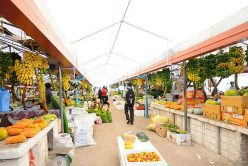 male-local-market