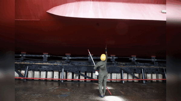 worker-touching-mormugao-ed