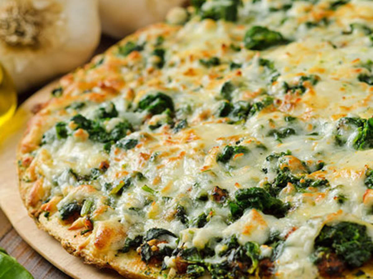   Homemade Spinach Cheese Pizza 