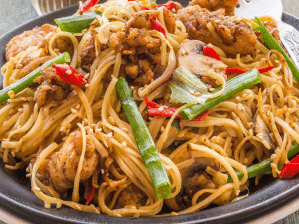 Chicken Fried Noodles Recipe: How to make Chicken Fried Noodles Recipe at  Home
