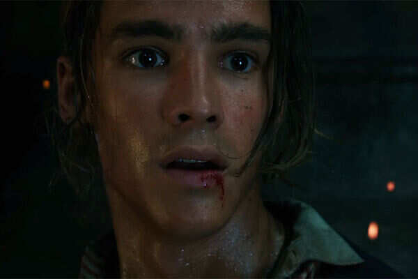 Brenton Thwaites Images