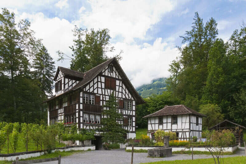 KGS_8545_-_Freilichmuseum_Ballenberg_(Weinbauernhaus_Richterswil_und_Waschhaus_R&uuml;schlikon)
