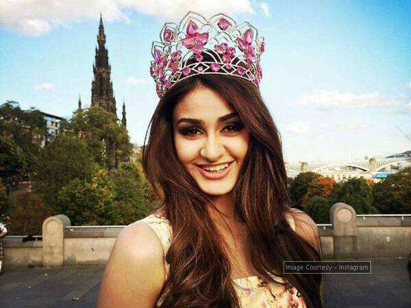 Aditi Arya Images