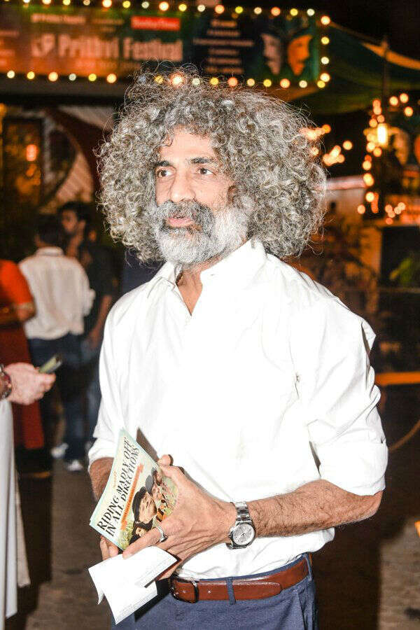 Makrand Deshpande. Stills