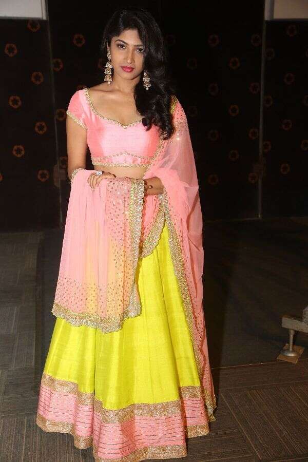 Roshni Prakash Wallpapers