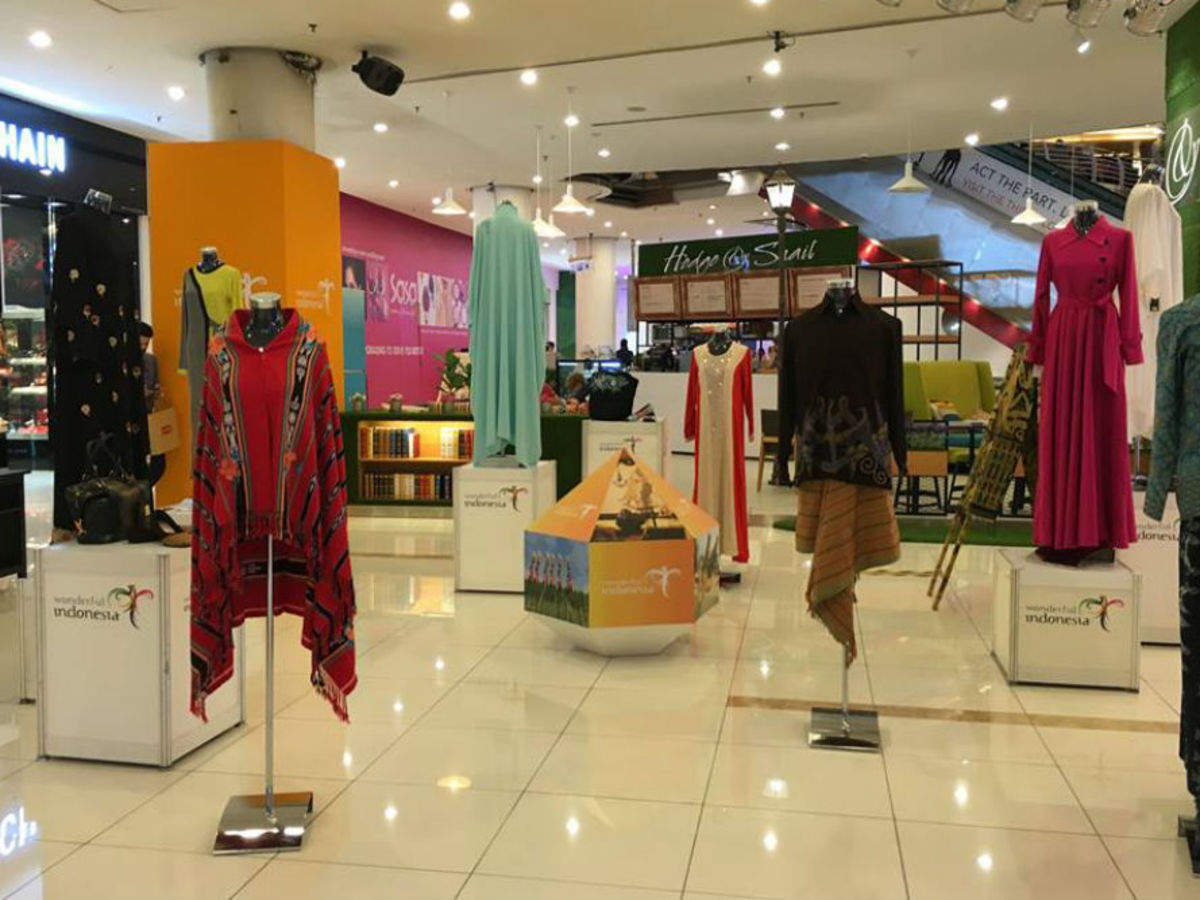 Info Counter Centre Court, Mid Valley Megamall - Shopping Mall in