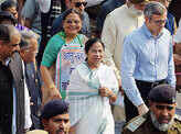 Mamata leads protest march on currency ban