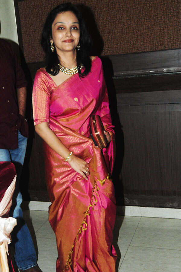 Jomol Stills