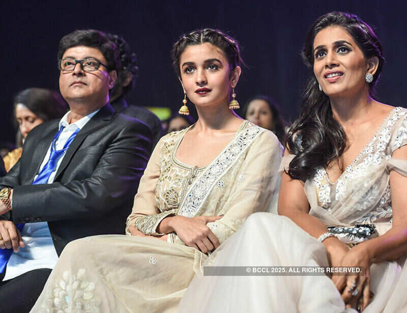 Karrm Filmfare Awards (Marathi): Starry Night