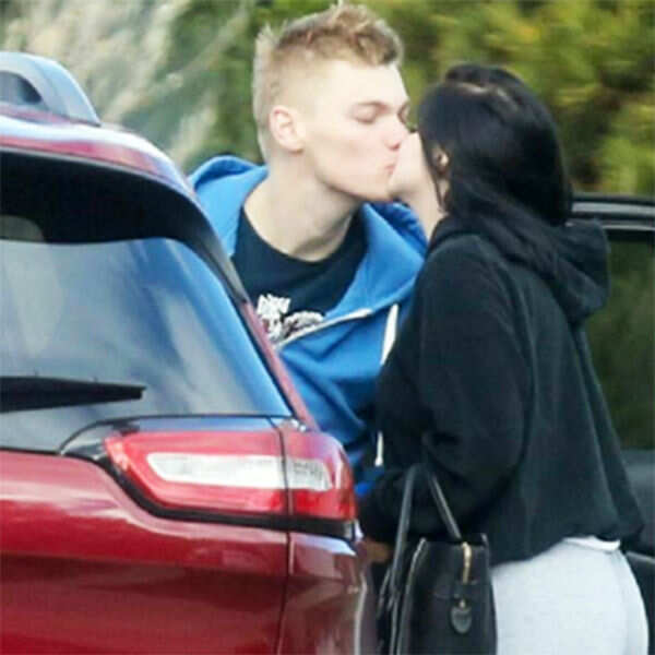 Ariel Winter Pictures