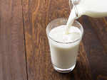 How to identify adulterated milk?