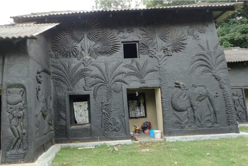 Artistic_mud_house_at_shantiniketan