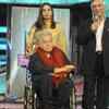 Article image for: Shashi Kapoor gets '<i class="tbold">lifetime achievement award</i>'