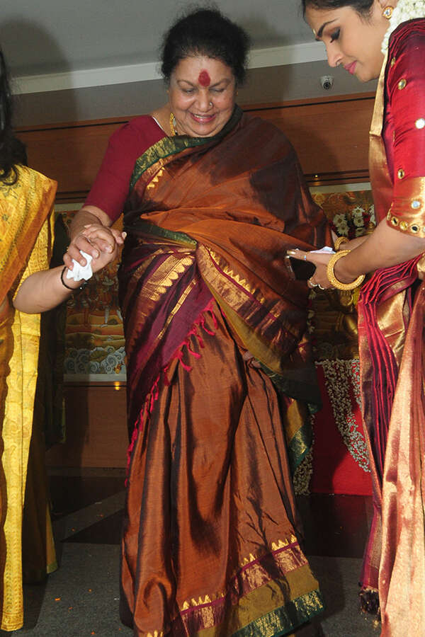 Kaviyoor Ponnamma Wallpapers